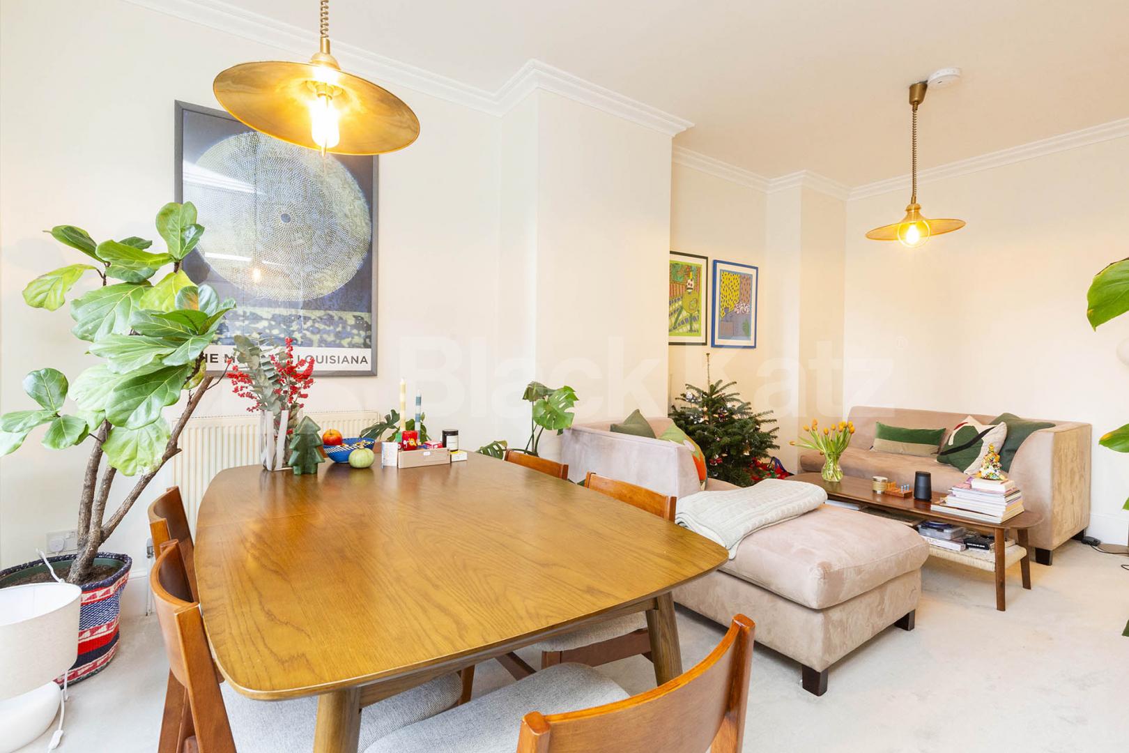 Super 3 bedroom apartment with period features by regents park - Families Only. Albany Street, Regents Park - Great Portland Street